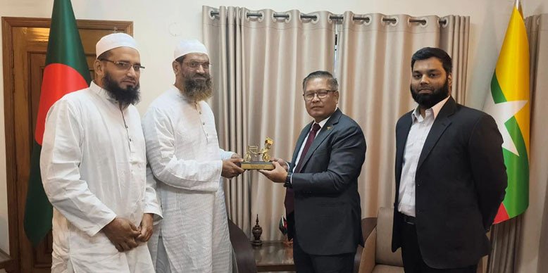 ঢাকায় নিযুক্ত মিয়ানমারের রাষ্ট্রদূতের সঙ্গে মামুনুল হকের সৌজন্য সাক্ষাৎ